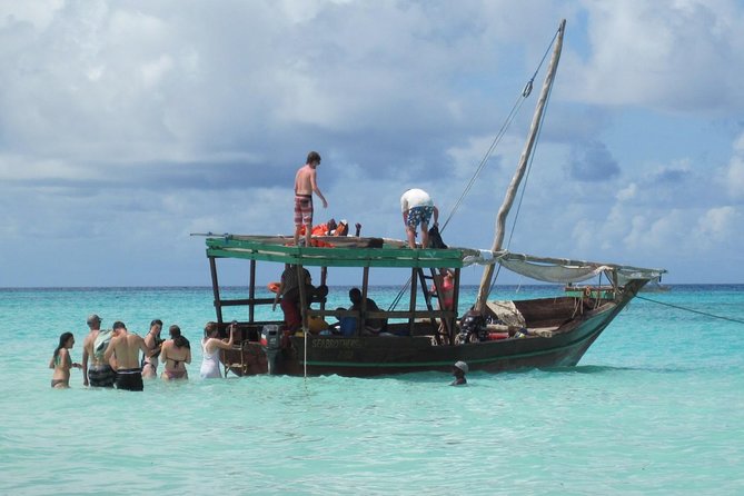 boat trip to Mnemba Island Zanzibar