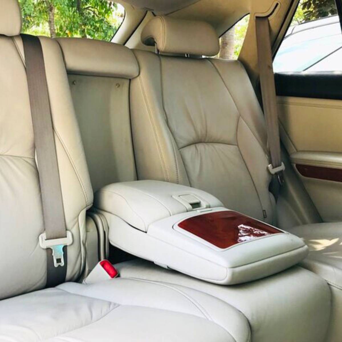 Comfortable transfer vehicle interior
