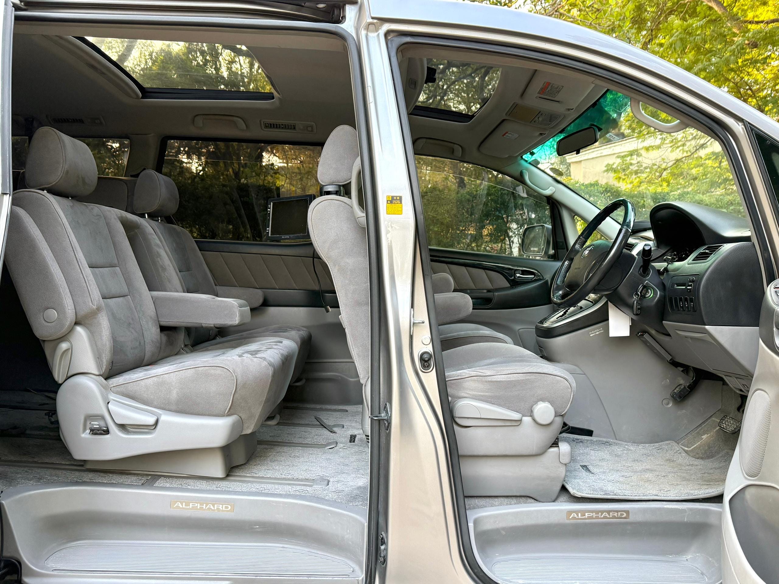 insude car alphard