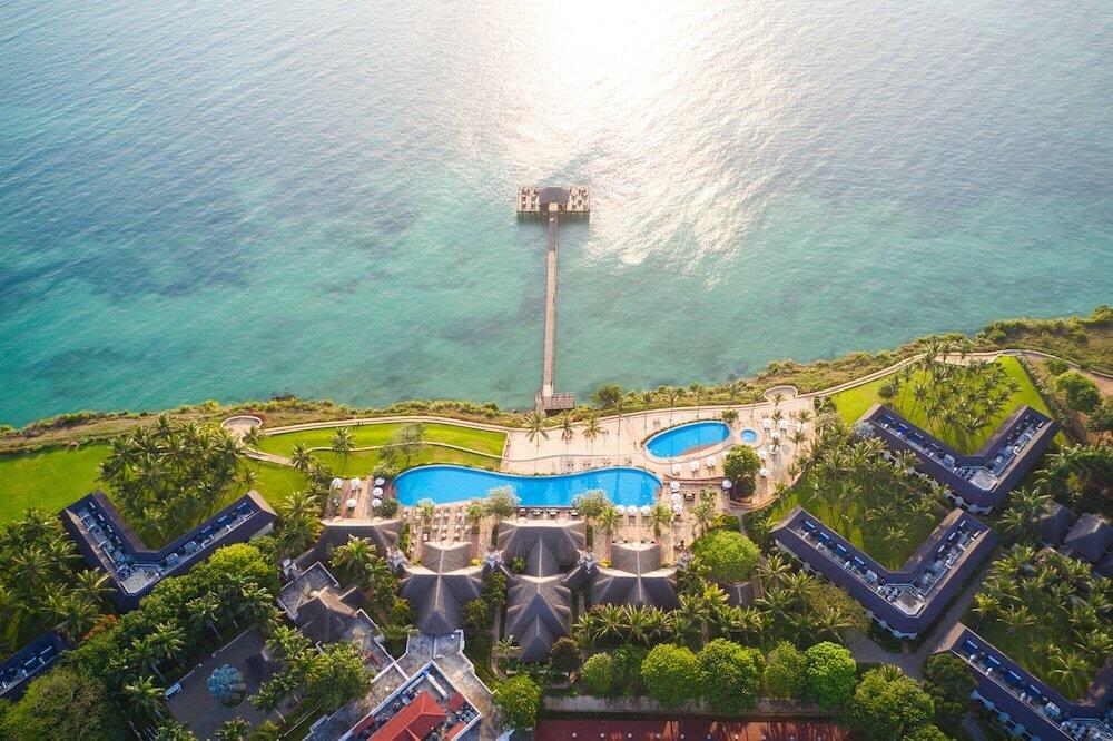 Sea Cliff Resort